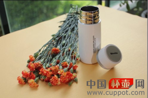一只保温杯礼品不止能装水还可盛满温暖